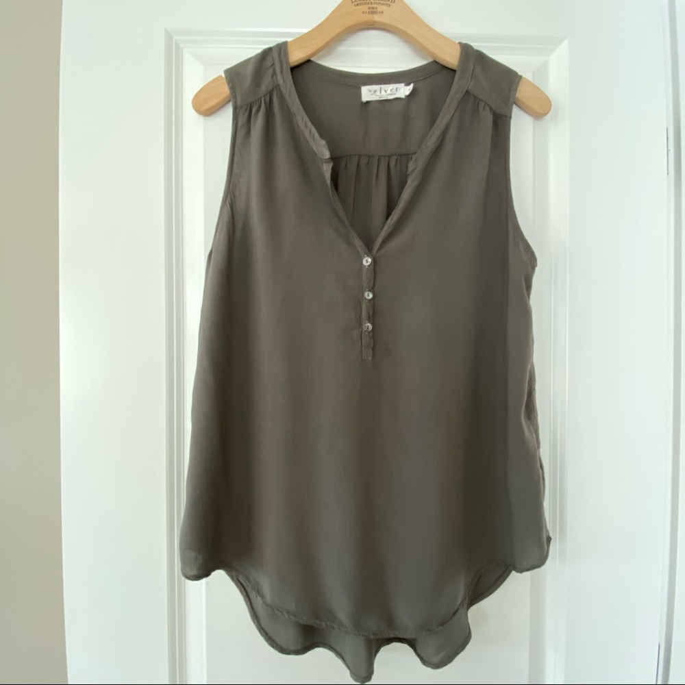 Bundle of TWO Anthro Velvet by Graham & Spencer Cream & Green-Grey Tank Tops Med